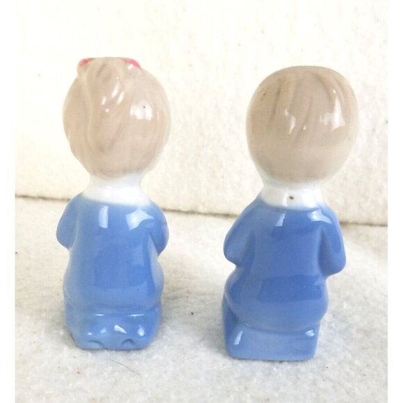 Kneeling Boy & Girl Praying, Porcelain. Japan 3" Vintage soft blues figurines - Picture 5 of 7